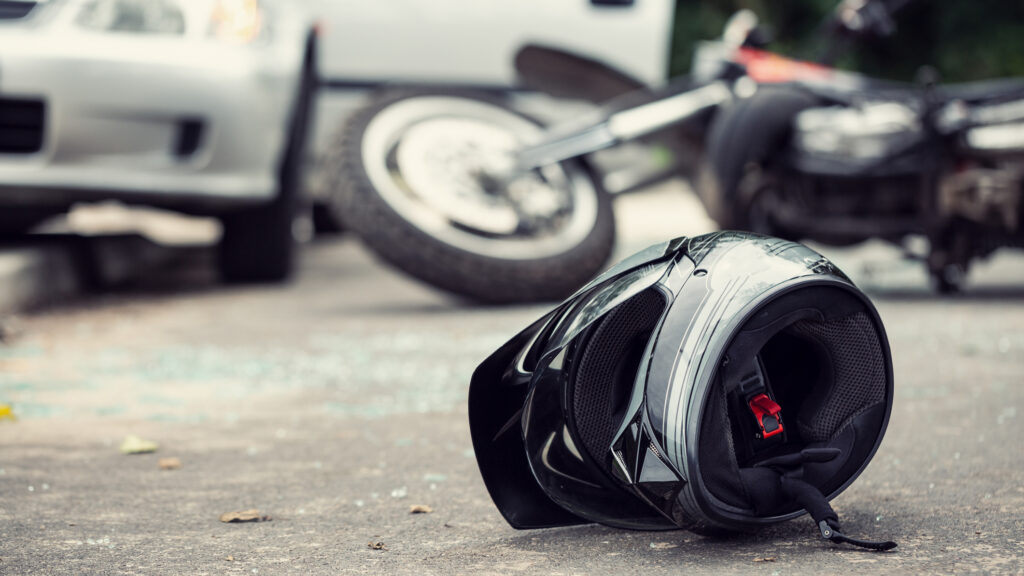 Motorcyclist killed and 5 others injured in fiery Oakland crash