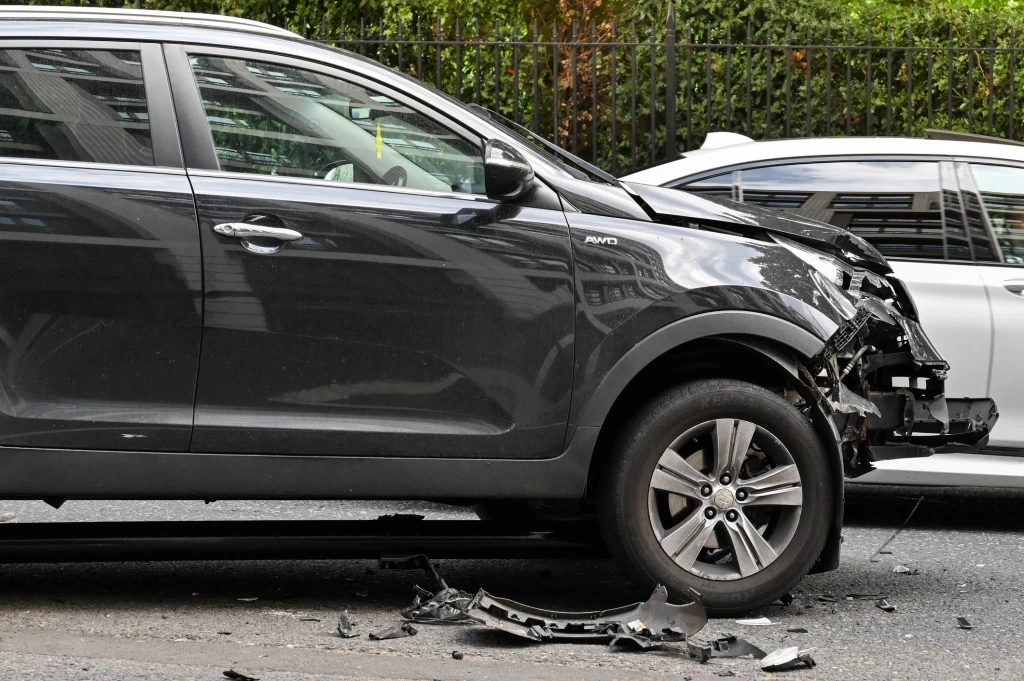 A major car crash on Highway 198 in Visalia occurred on Tuesday, August 29th around 8:13 a.m. near Plaza Drive.