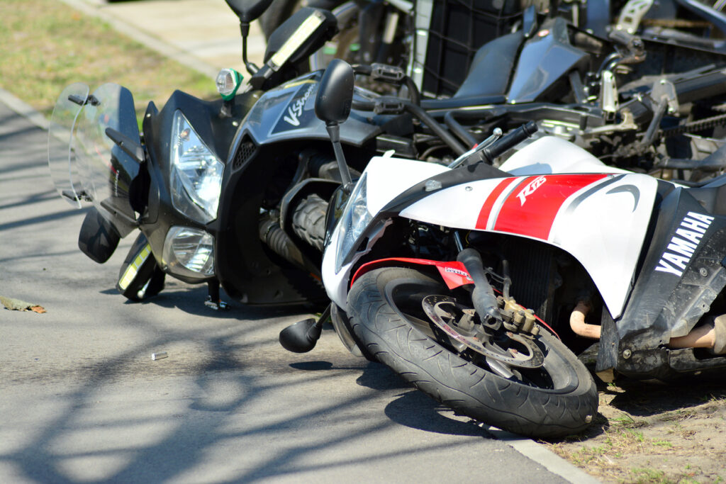 Motorcyclist killed and 2 others injured in Fresno County crash