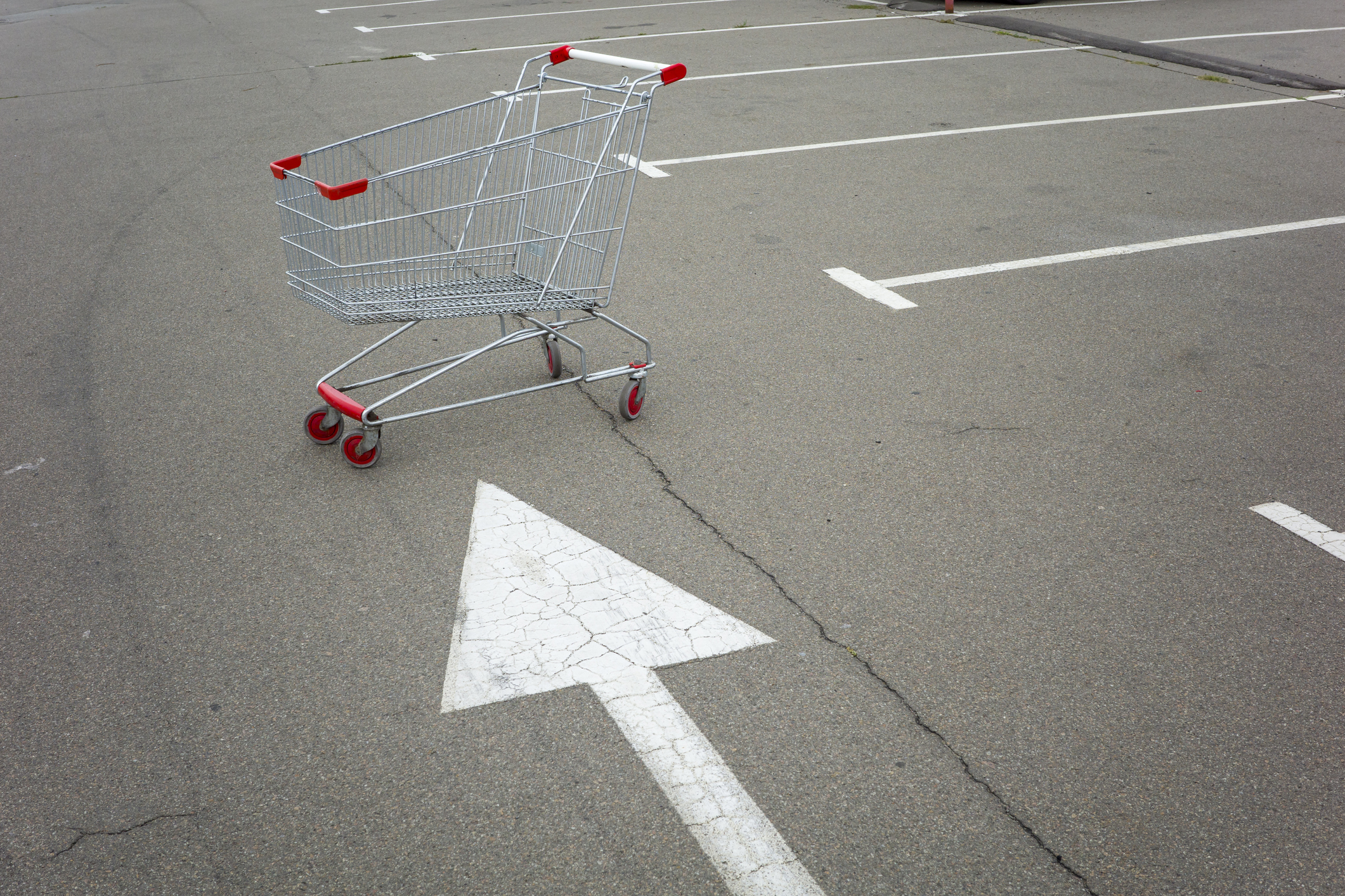 Woman pushing cart struck and killed in Merced County.