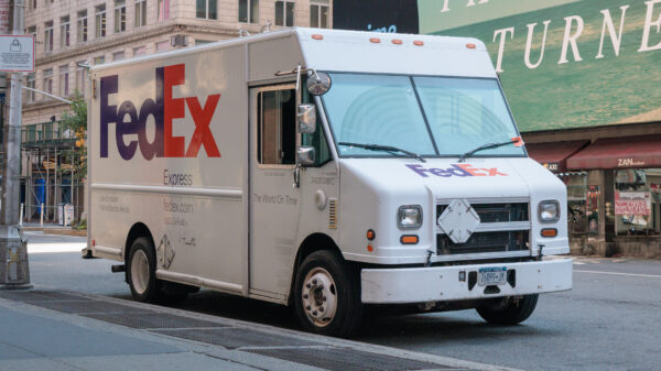 Santa Maria crash involving FedEx truck on Highway 101 causes injuries.